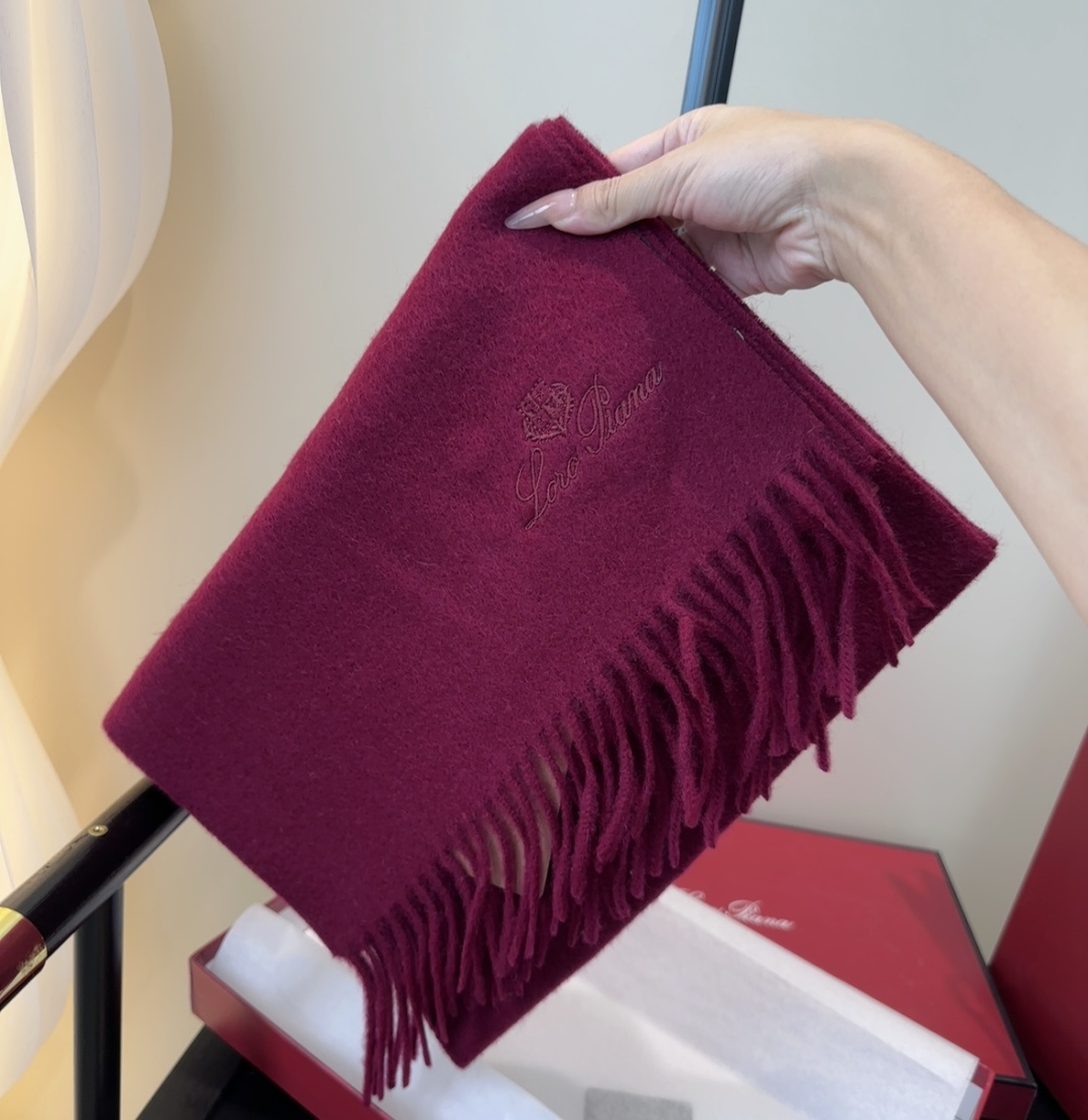 🆕Loro Piana · 【贸易公司尾单，极品山羊绒围巾披肩】送人自留都太高大上了😍重磅上新，爆款爆款