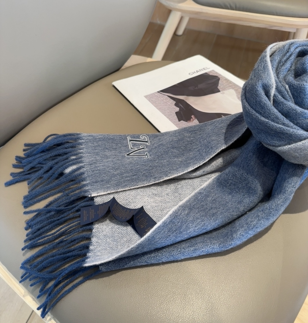 Lv围巾❗️好看的要疯掉了，太有型太有魅力了❗️❗️非常斯文时尚的秋冬单品！真的很喜欢，非常Classi