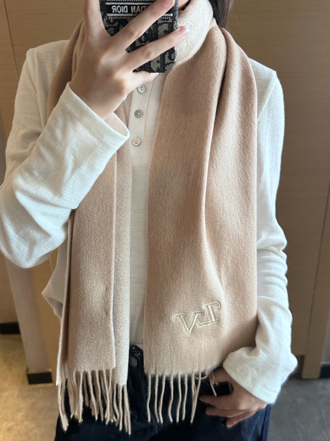 Lv围巾❗️好看的要疯掉了，太有型太有魅力了❗️❗️非常斯文时尚的秋冬单品！真的很喜欢，非常Classi