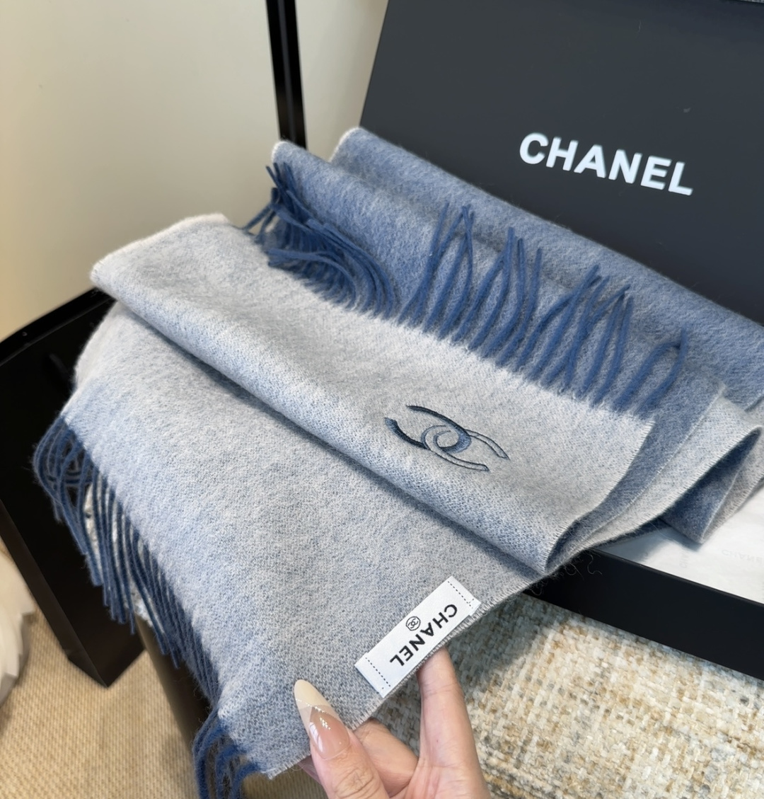 【▪Chanel · 香奈儿难得一见的温柔配色，超级迷恋❗️气质低调恬静又不失优雅❗️】重点推荐❗️高级