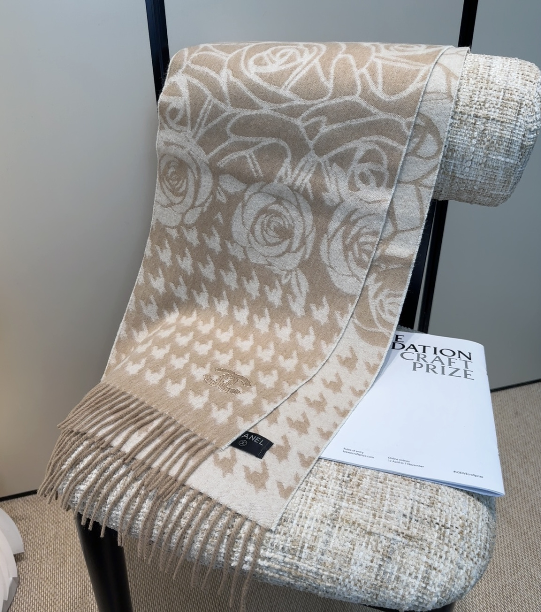 【▪香奈儿· 难得一见的温柔配色，超级迷恋❗️气质低调恬静又不失优雅❗️】重点推荐❗️高级舒适时髦气质，