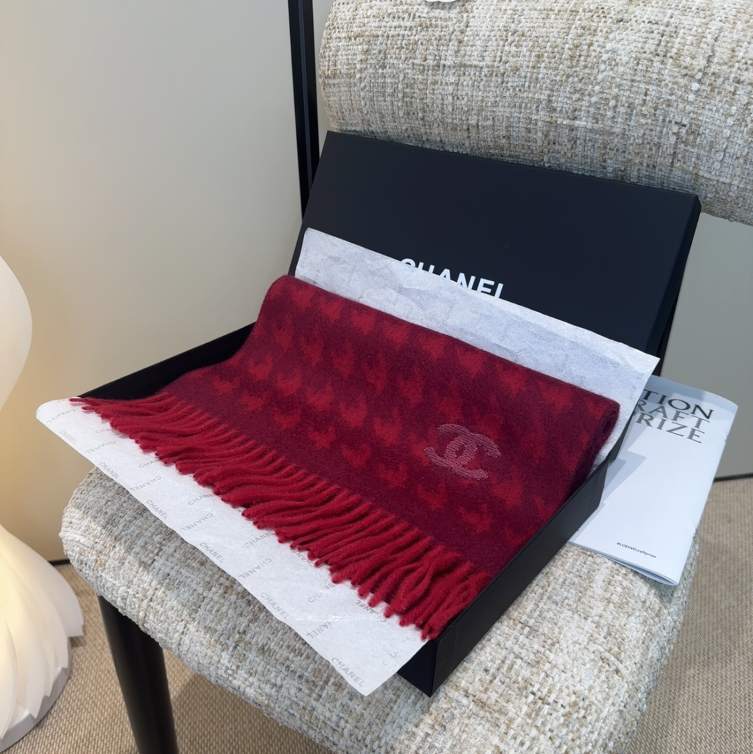 【▪香奈儿· 难得一见的温柔配色，超级迷恋❗️气质低调恬静又不失优雅❗️】重点推荐❗️高级舒适时髦气质，