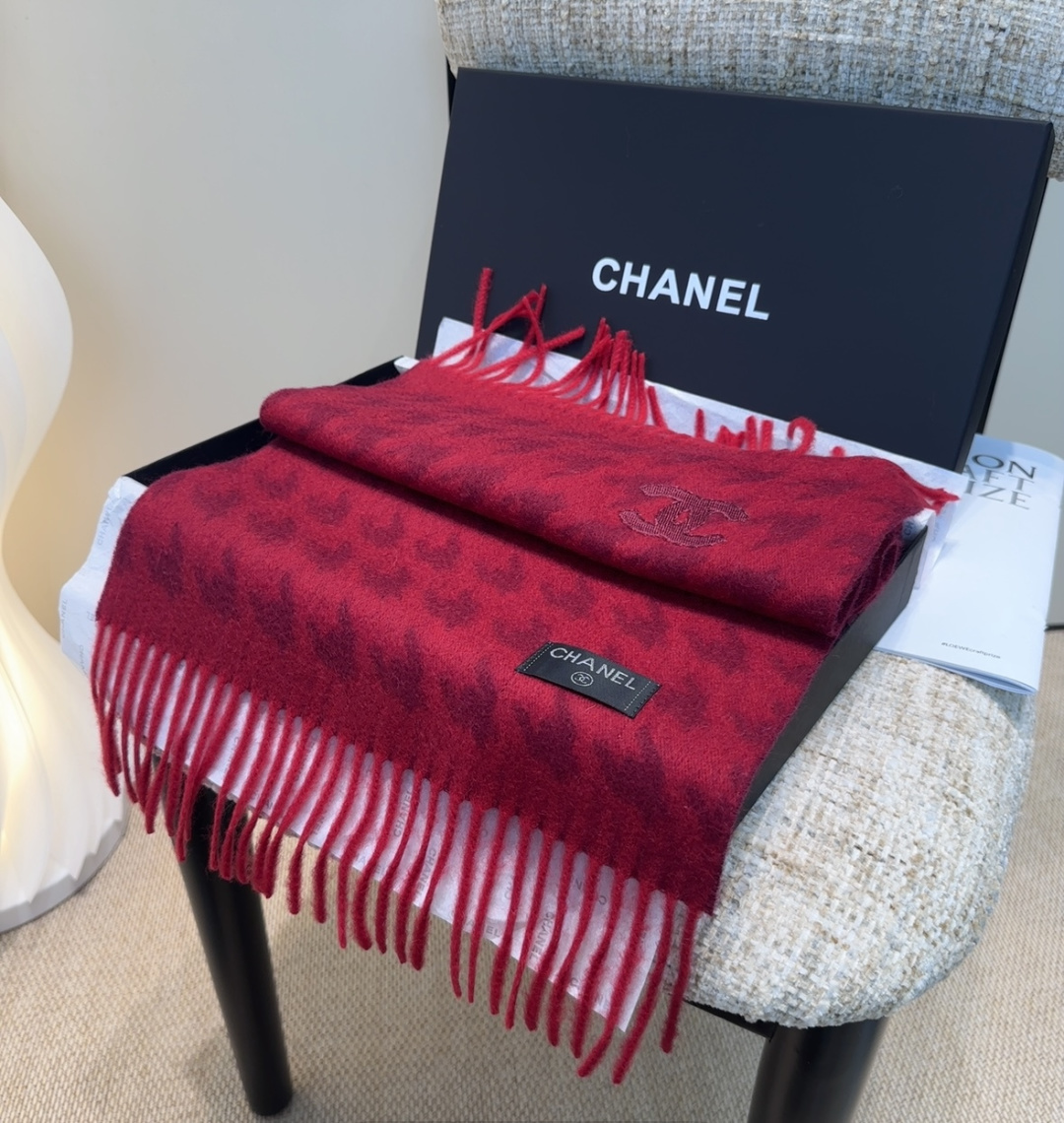 【▪香奈儿· 难得一见的温柔配色，超级迷恋❗️气质低调恬静又不失优雅❗️】重点推荐❗️高级舒适时髦气质，