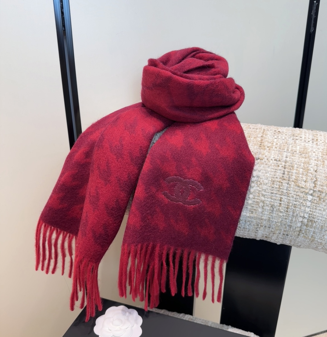 【▪香奈儿· 难得一见的温柔配色，超级迷恋❗️气质低调恬静又不失优雅❗️】重点推荐❗️高级舒适时髦气质，