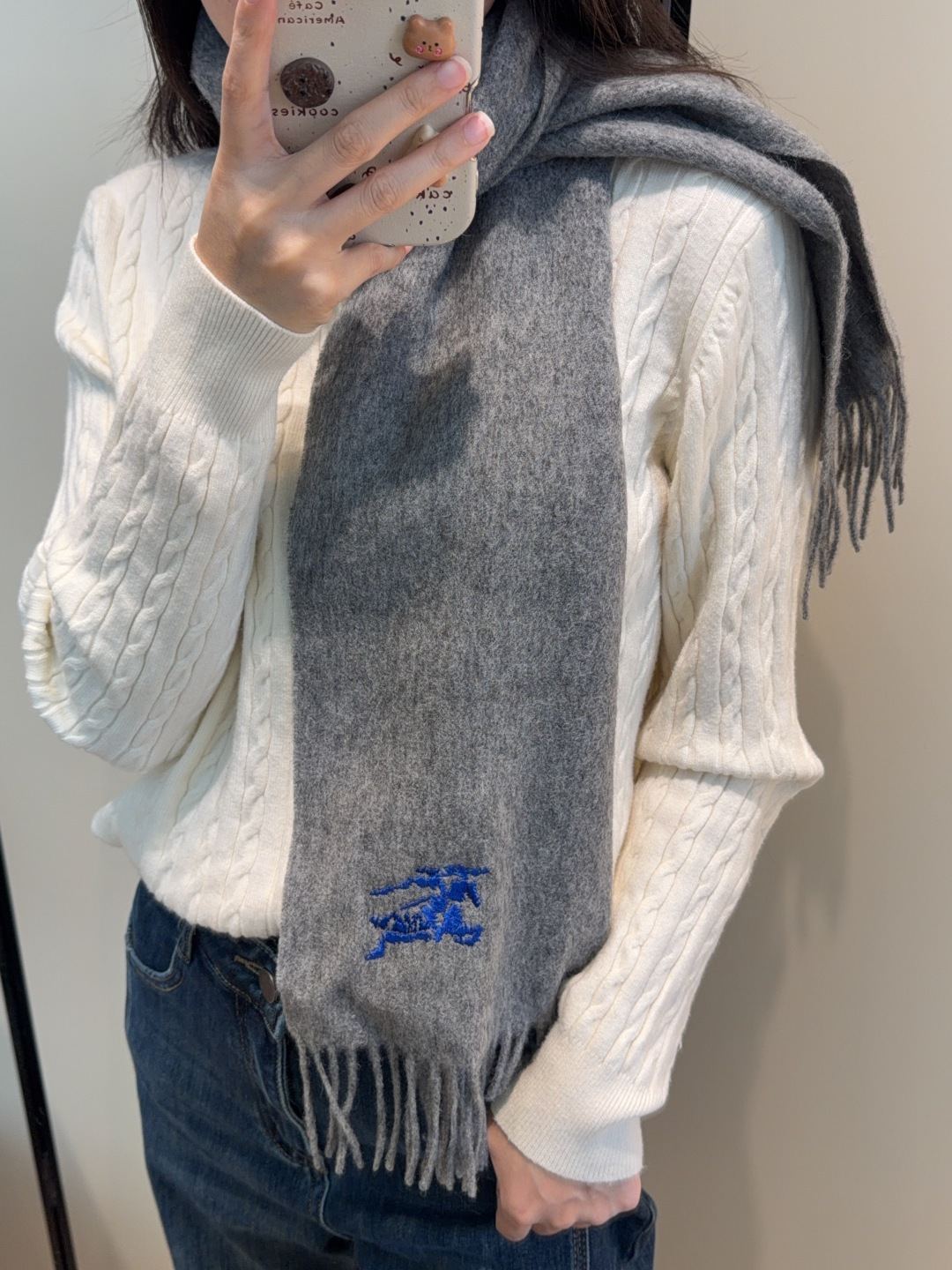 巴宝莉围巾❗️好看的要疯掉了，太有型太有魅力了❗️❗️非常斯文时尚的秋冬单品！真的很喜欢，非常Class