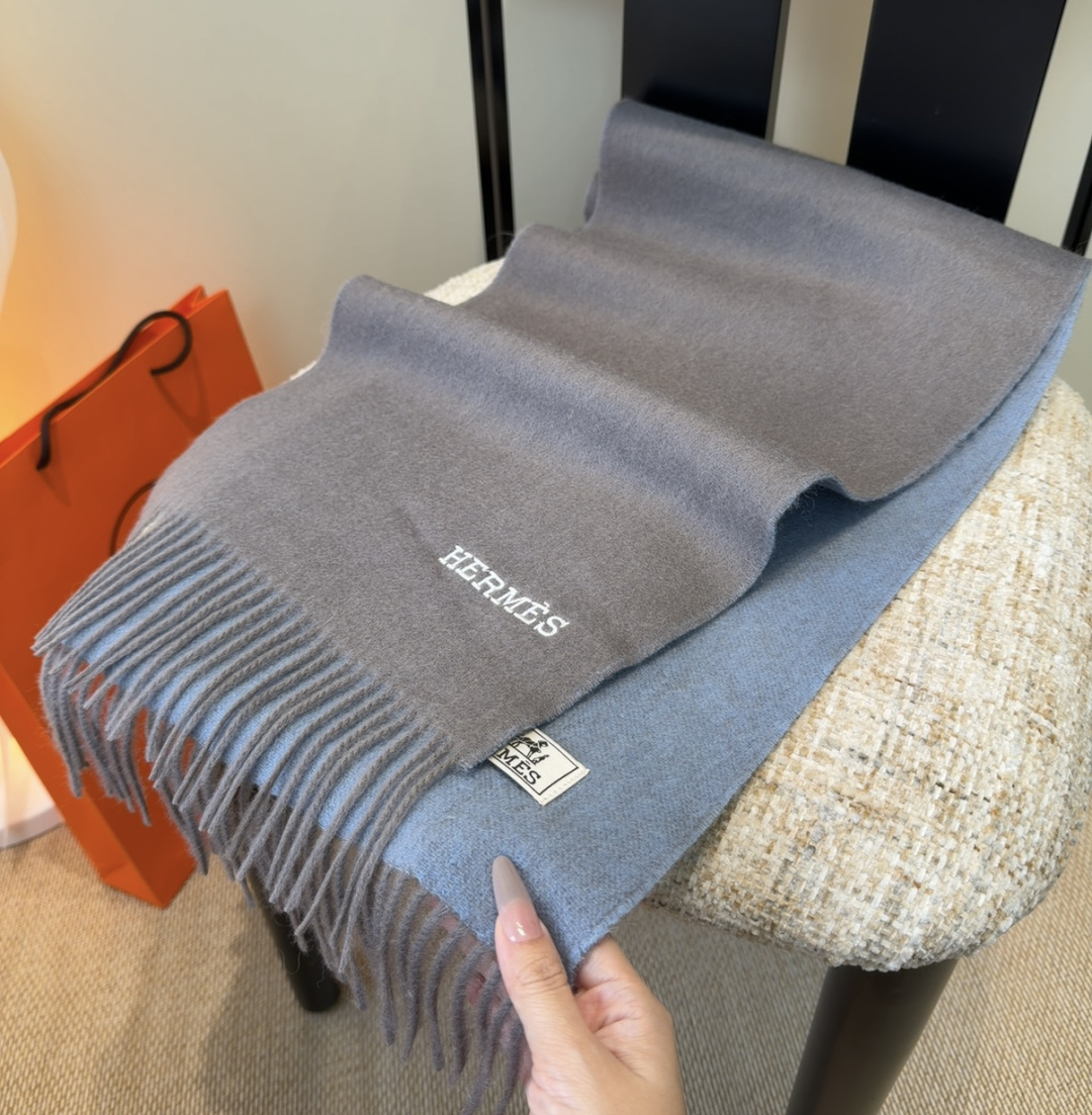 2025年Hermes · 爱马仕，难得一见的温柔配色，低调又不失优雅❗️】重点推荐❗️双边配色，一条围