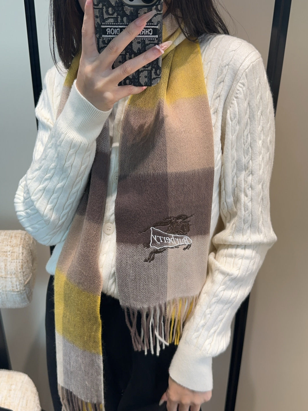 【▪️家属福利来了！！巴宝莉高端重磅男士围巾！】怒赞推荐，激动~！！下手绝对要快，同步专柜，最高端的男士