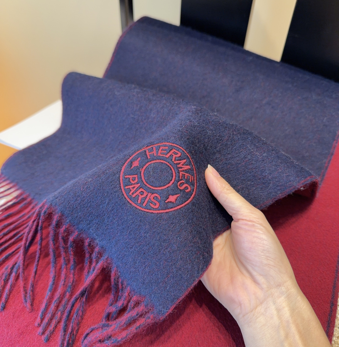 2025年Hermes · 爱马仕，难得一见的温柔配色，低调又不失优雅❗️】重点推荐❗️双边配色，一条围