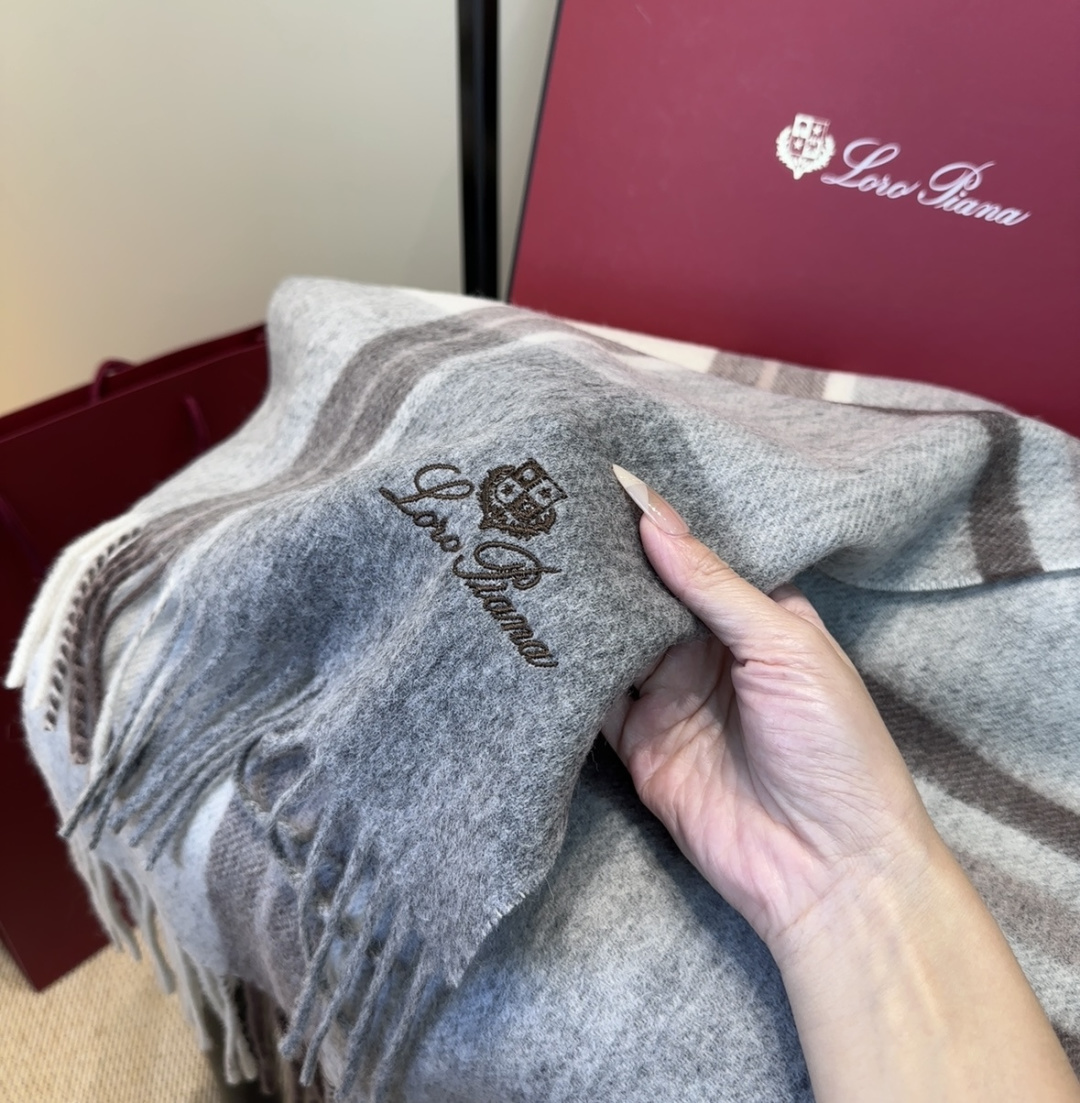 🆕Loro Piana · 【贸易公司尾单，极品山羊绒围巾披肩】送人自留都太高大上了😍重磅上新，爆款爆款
