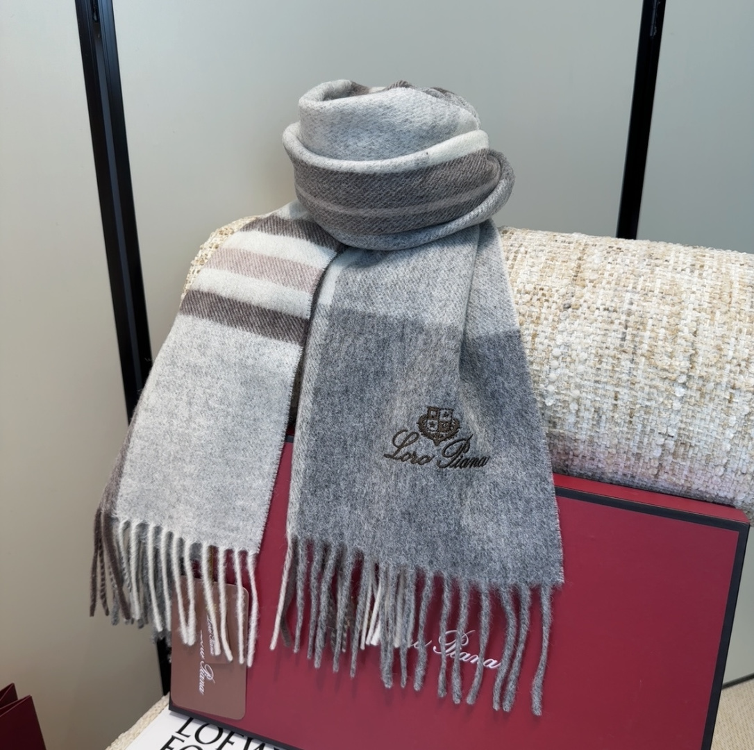 🆕Loro Piana · 【贸易公司尾单，极品山羊绒围巾披肩】送人自留都太高大上了😍重磅上新，爆款爆款