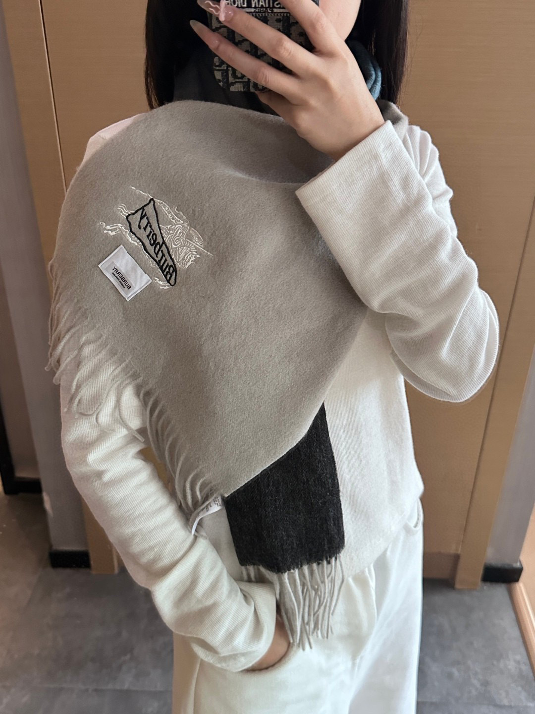 【▪️家属福利来了！！巴宝莉高端重磅男士围巾！】怒赞推荐，激动~！！下手绝对要快，同步专柜，最高端的男士