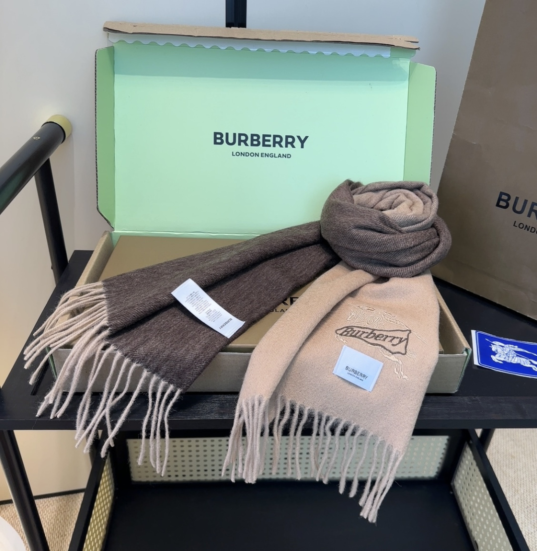 【▪️家属福利来了！！巴宝莉高端重磅男士围巾！】怒赞推荐，激动~！！下手绝对要快，同步专柜，最高端的男士