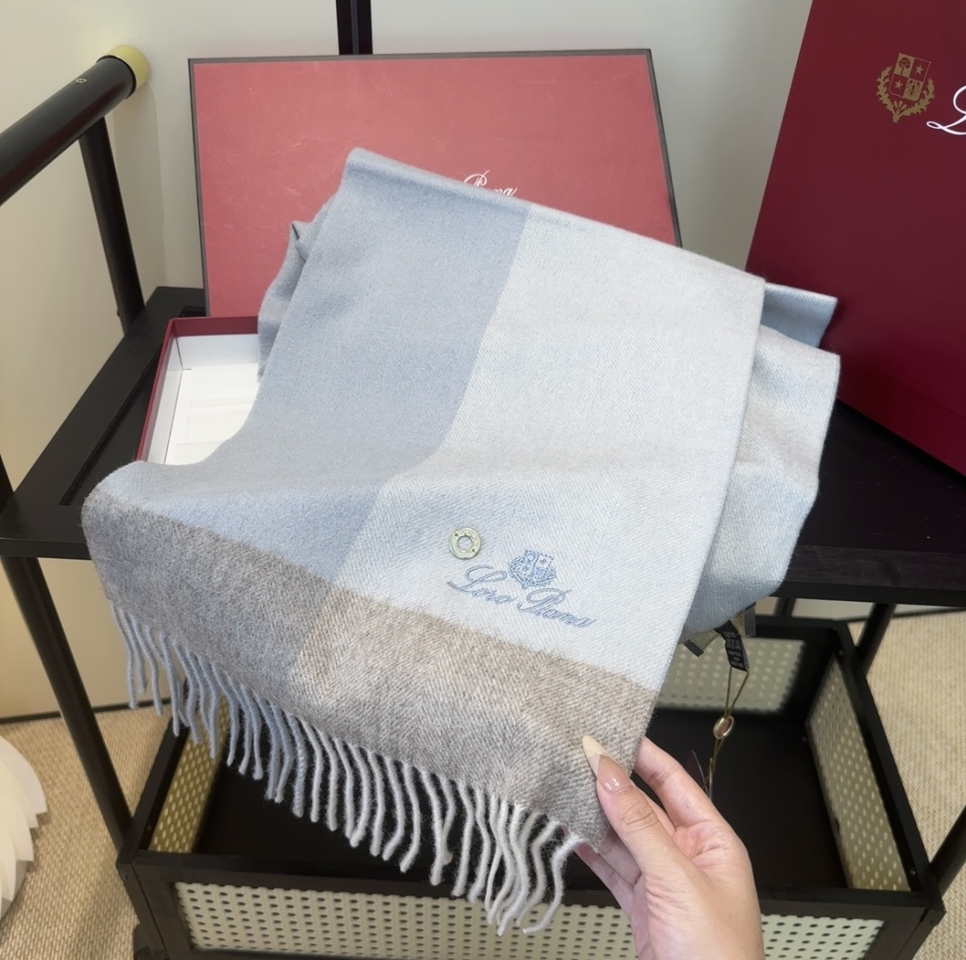 🆕Loro Piana · 【贸易公司尾单，极品山羊绒围巾披肩】送人自留都太高大上了😍重磅上新，爆款爆款