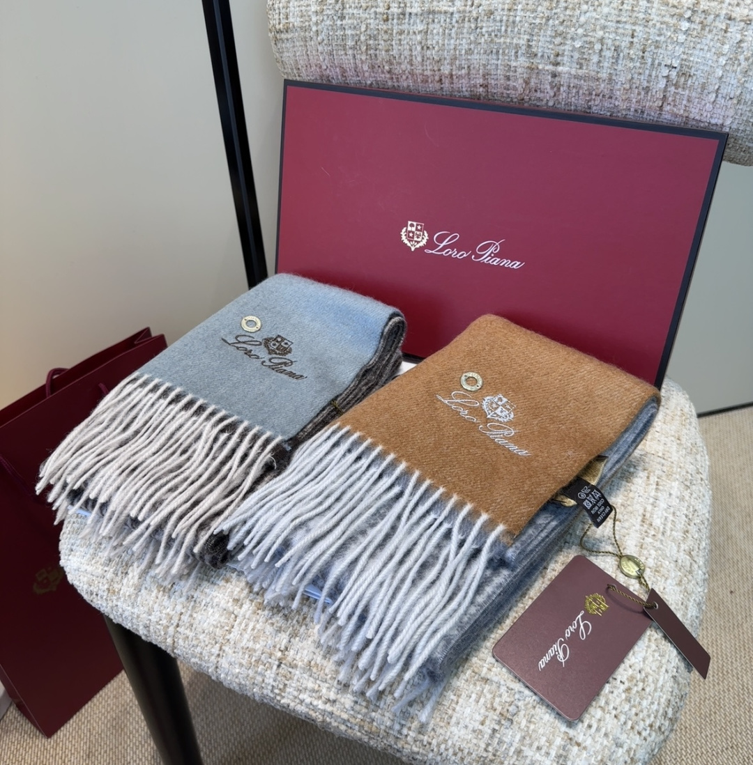 🆕Loro Piana · 【贸易公司尾单，极品山羊绒围巾披肩】送人自留都太高大上了😍重磅上新，爆款爆款