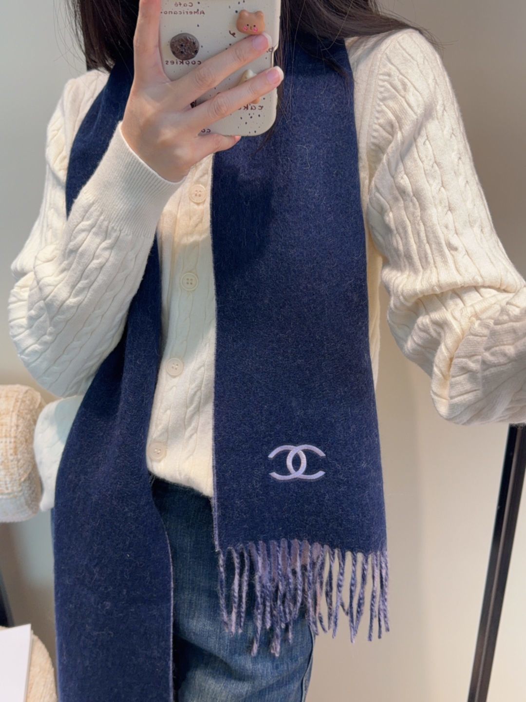 香奈儿围巾❗️好看的要疯掉了，太有型太有魅力了❗️❗️非常斯文时尚的秋冬单品！真的很喜欢，非常Class