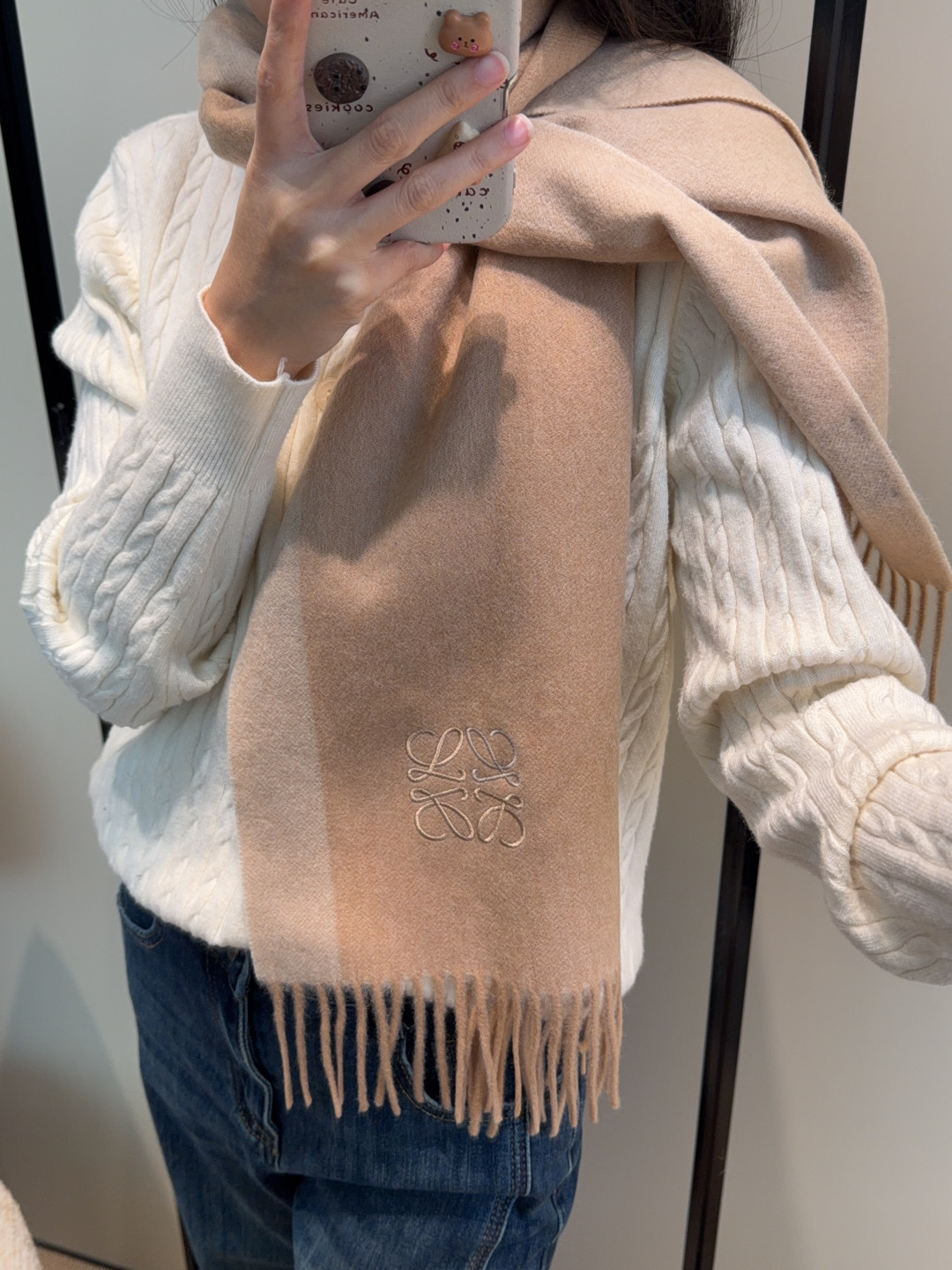 太美了😍罗意威 情侣款 美到要尖叫😱最新款🎊英伦欧美范儿 又是一款即时尚又实用的大围巾&长巾，🎆撞色的颜