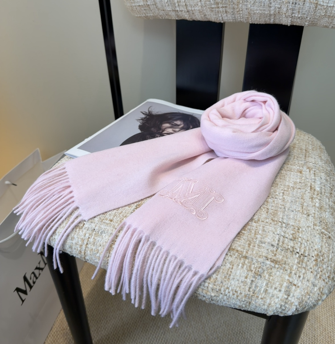 ✨MaxMara经典围巾❗来个硬货.麻溜的安排上.纯正出口❗原订单已经交货一批，其中一批刚过海关，直蹦英