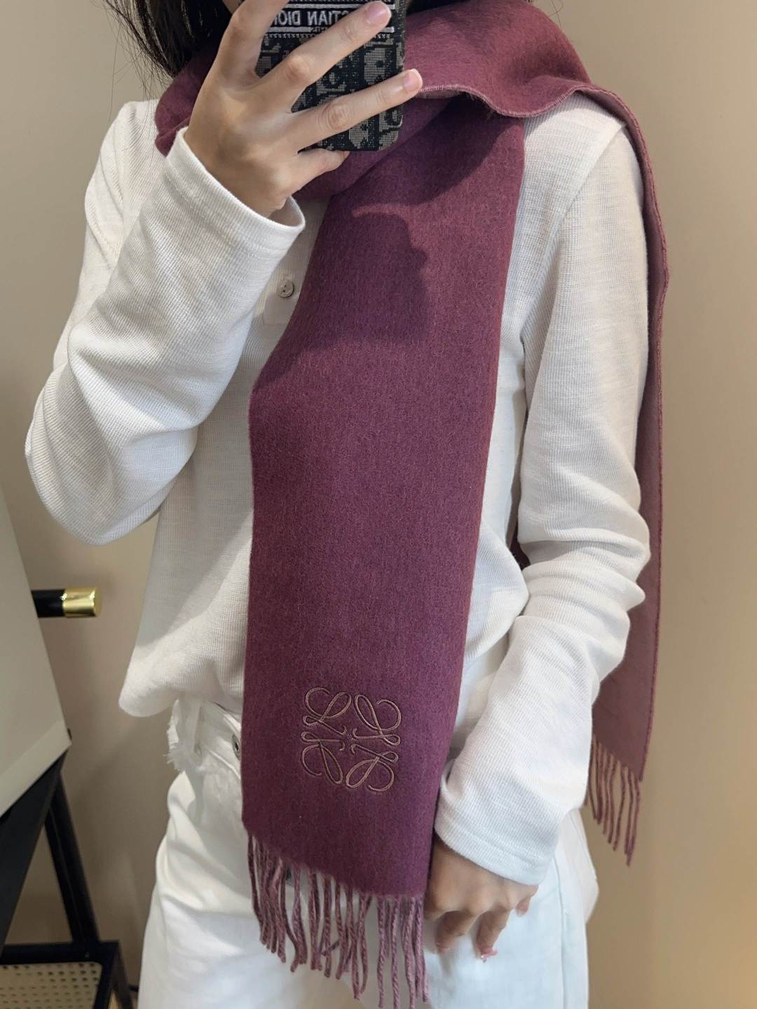 罗意威情侣款 美到要尖叫😱最新款🎊英伦欧美范儿 又是一款即时尚又实用的大围巾&长巾，🎆撞色的颜色搭配很协