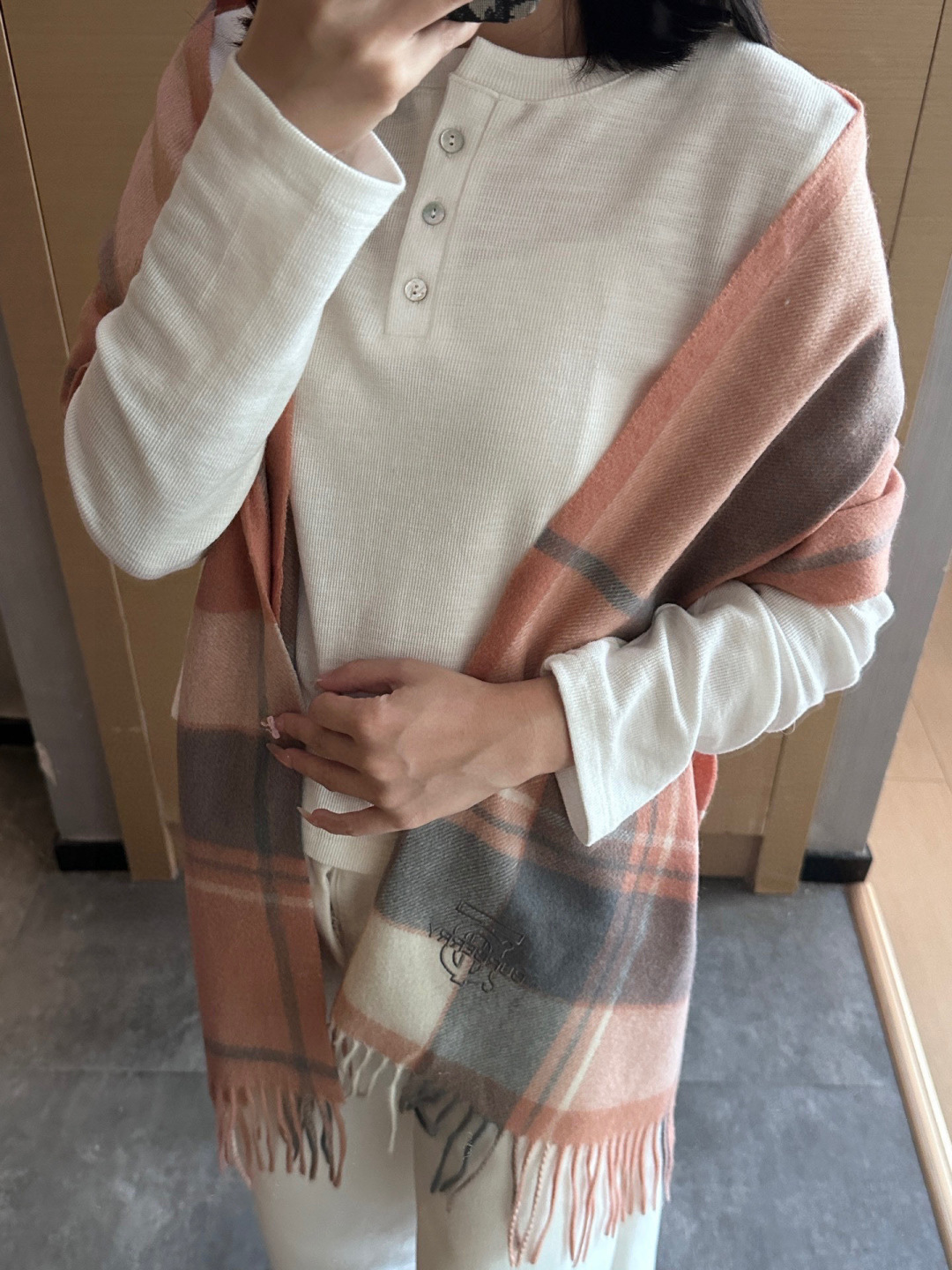 Burberry · 巴宝莉围巾❗️好看的要疯掉了，太有型太有魅力了❗️❗️非常斯文时尚的秋冬单品！真的