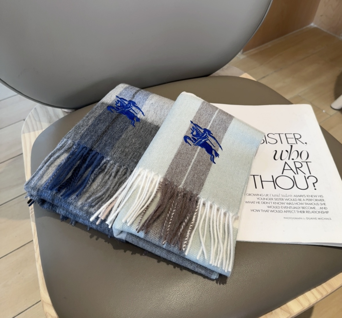 Burberry · 巴宝莉格子围巾❗️好看的要疯掉了，太有型太有魅力了❗️❗️非常斯文时尚的秋冬单品！