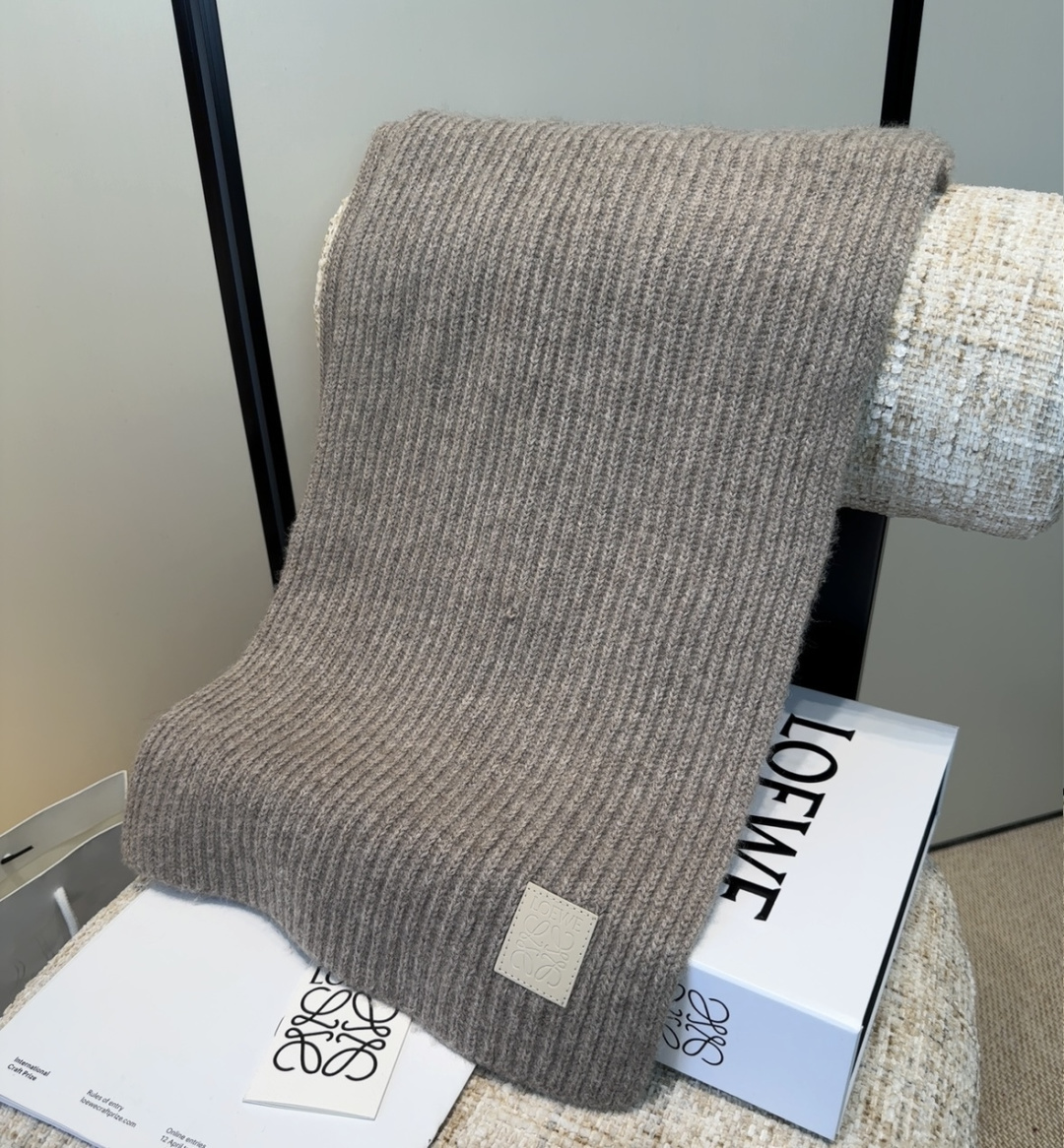 罗意威难得一见的针织单品，温柔配色，超级迷恋❗️气质低调恬静又不失优雅❗️】重点推荐❗️一秒心动啊！！！