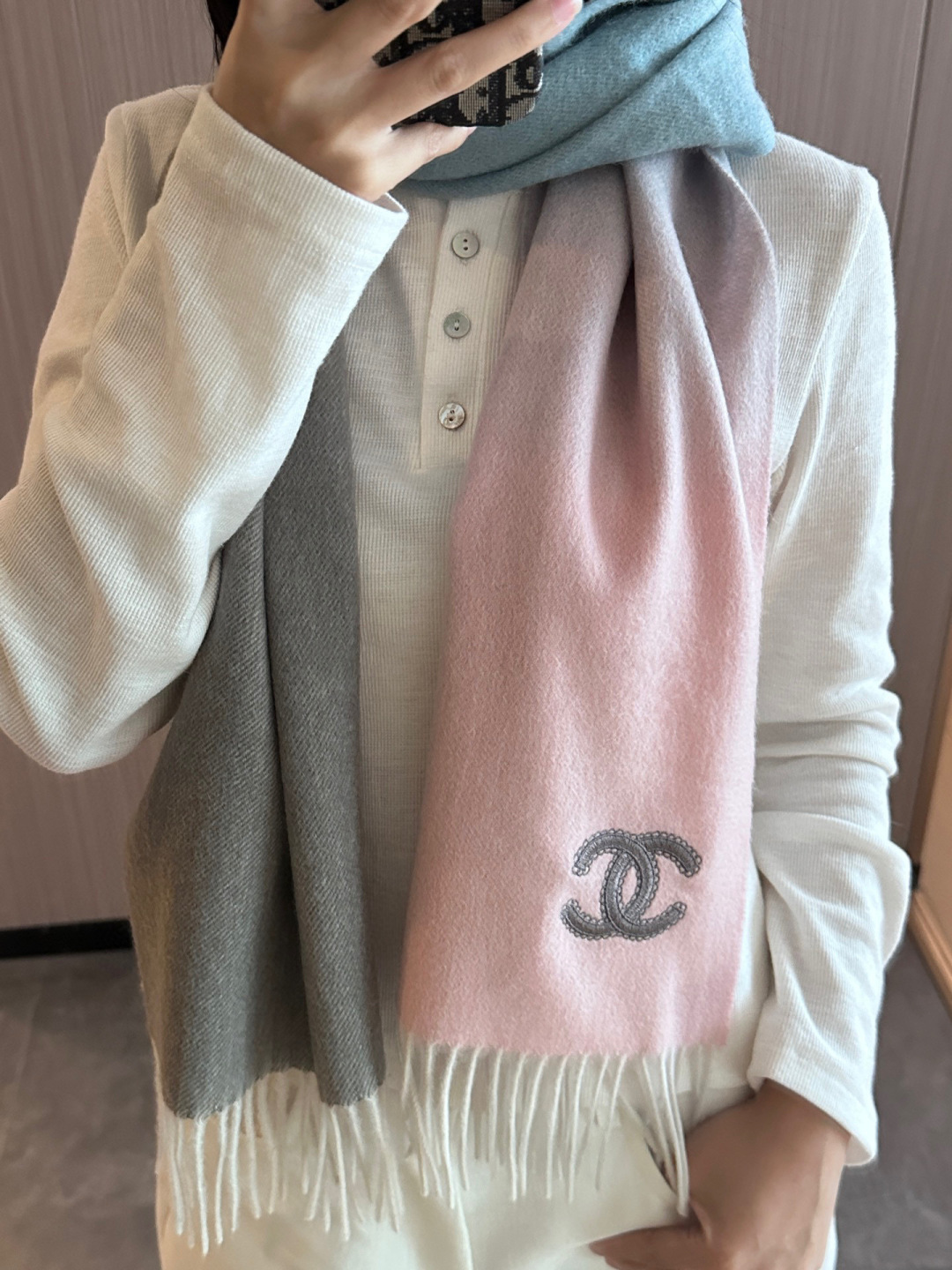 【▪香奈儿· 难得一见的温柔配色，超级迷恋❗️气质低调恬静又不失优雅❗️】重点推荐❗️高级舒适时髦气质，