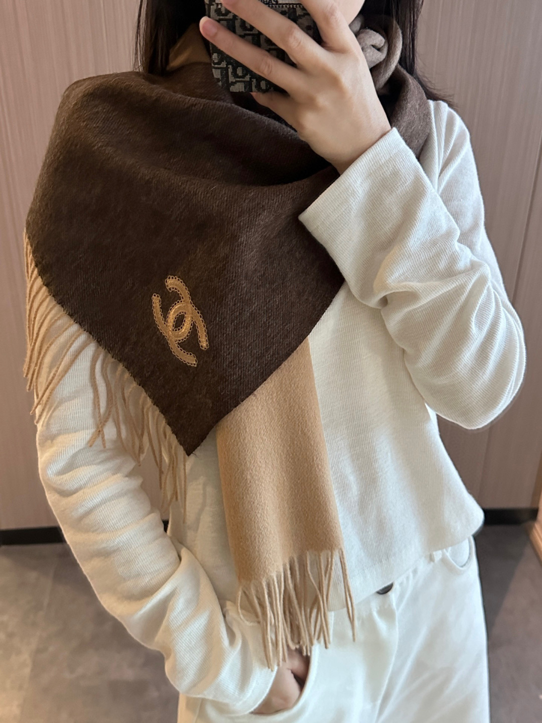 【▪香奈儿· 难得一见的温柔配色，超级迷恋❗️气质低调恬静又不失优雅❗️】重点推荐❗️高级舒适时髦气质，