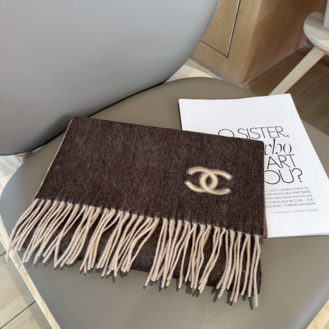 【▪香奈儿· 难得一见的温柔配色，超级迷恋❗️气质低调恬静又不失优雅❗️】重点推荐❗️高级舒适时髦气质，