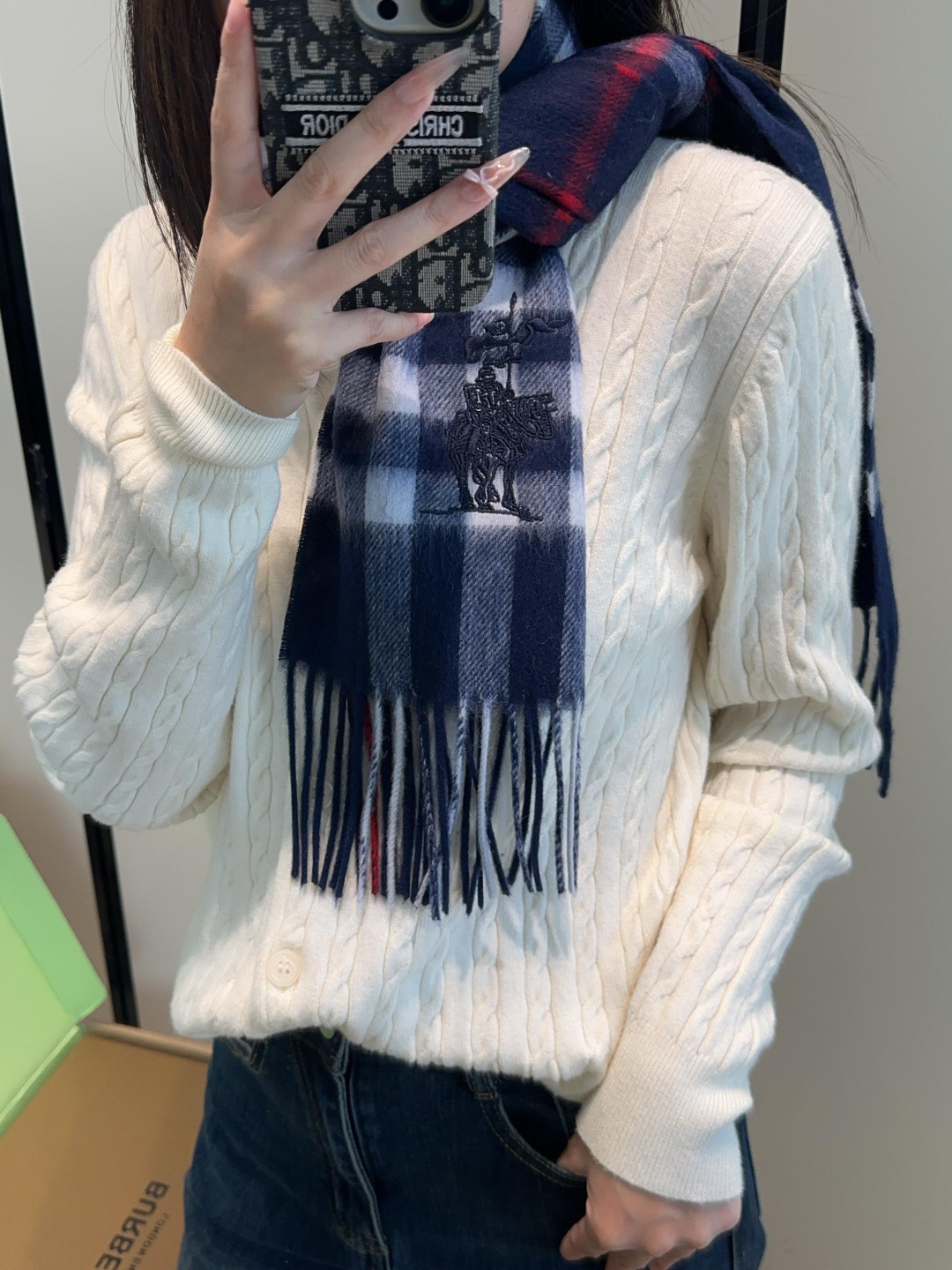 Burberry · 巴宝莉围巾❗️好看的要疯掉了，太有型太有魅力了❗️❗️非常斯文时尚的秋冬单品！真的