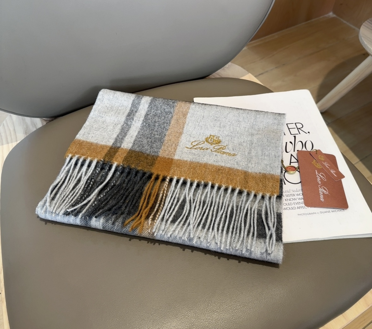 🆕Loro Piana · 【贸易公司尾单，极品山羊绒围巾披肩】送人自留都太高大上了😍重磅上新，爆款爆款