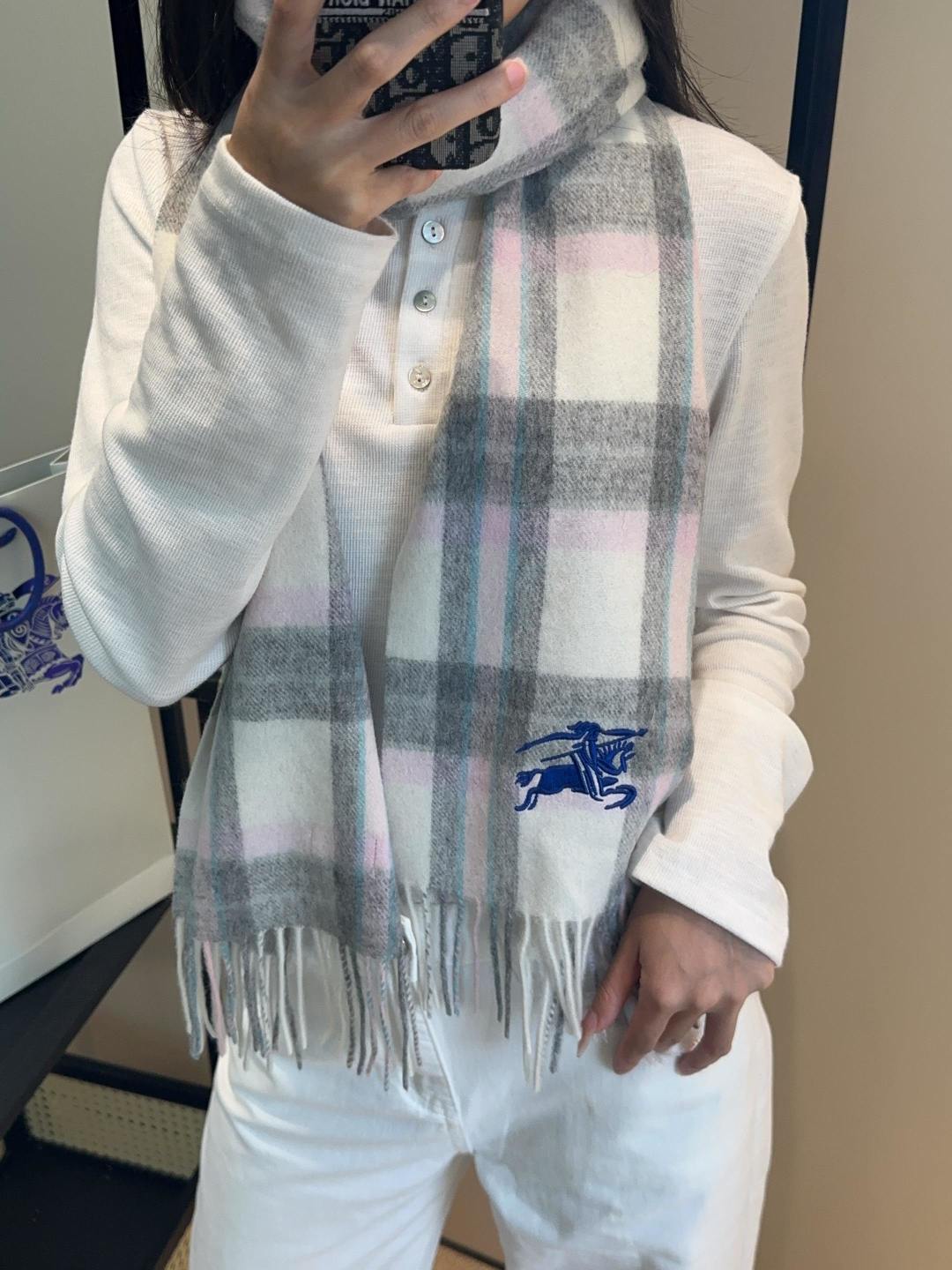 Burberry · 巴宝莉围巾❗️好看的要疯掉了，太有型太有魅力了❗️❗️非常斯文时尚的秋冬单品！真的