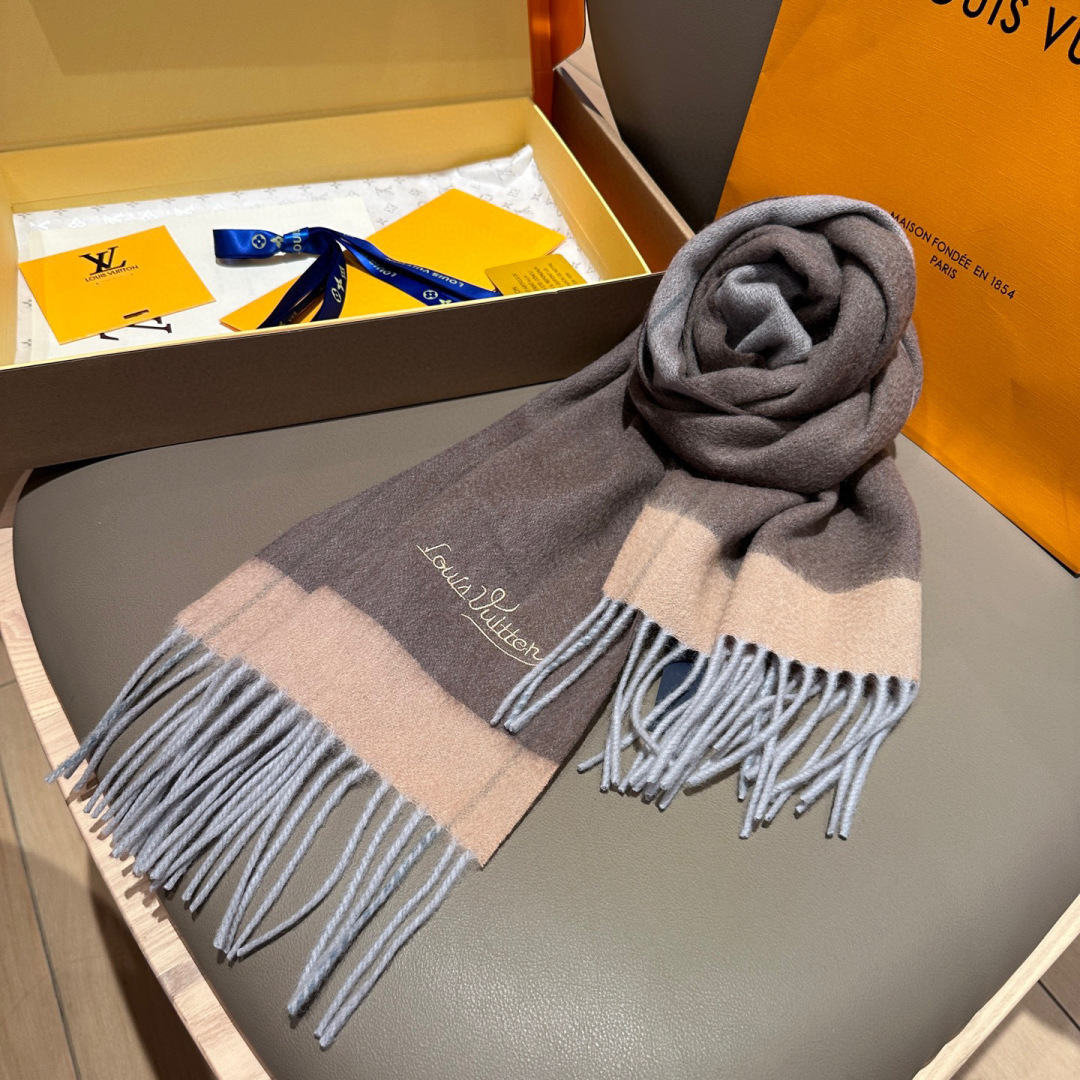 【▪️家属福利来了！！Lv 高端重磅围巾！】怒赞推荐，激动~！！下手绝对要快，同工艺难度大，超级无敌软糯