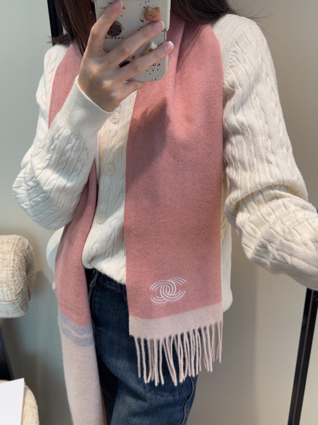 上新！2025秋冬香奈儿男女同款，同步，高端羊绒针织围巾！ 可正式，可随意，非常Classical的设计