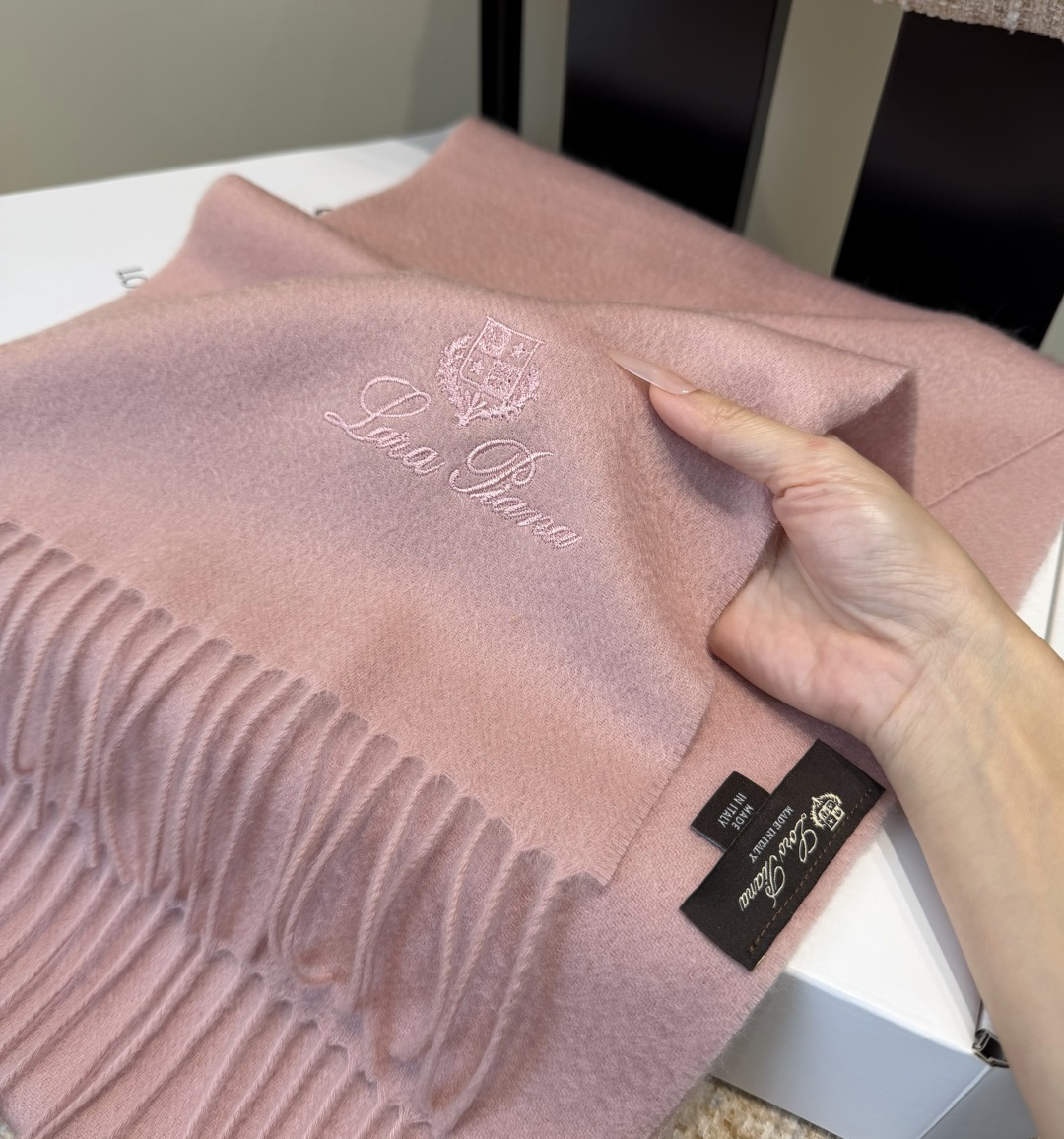 ✨✨【全羊绒款】Loro Piana · 诺悠翩雅送人自留都太高大上了😍重磅上新，爆款爆款，渠道极品硬货