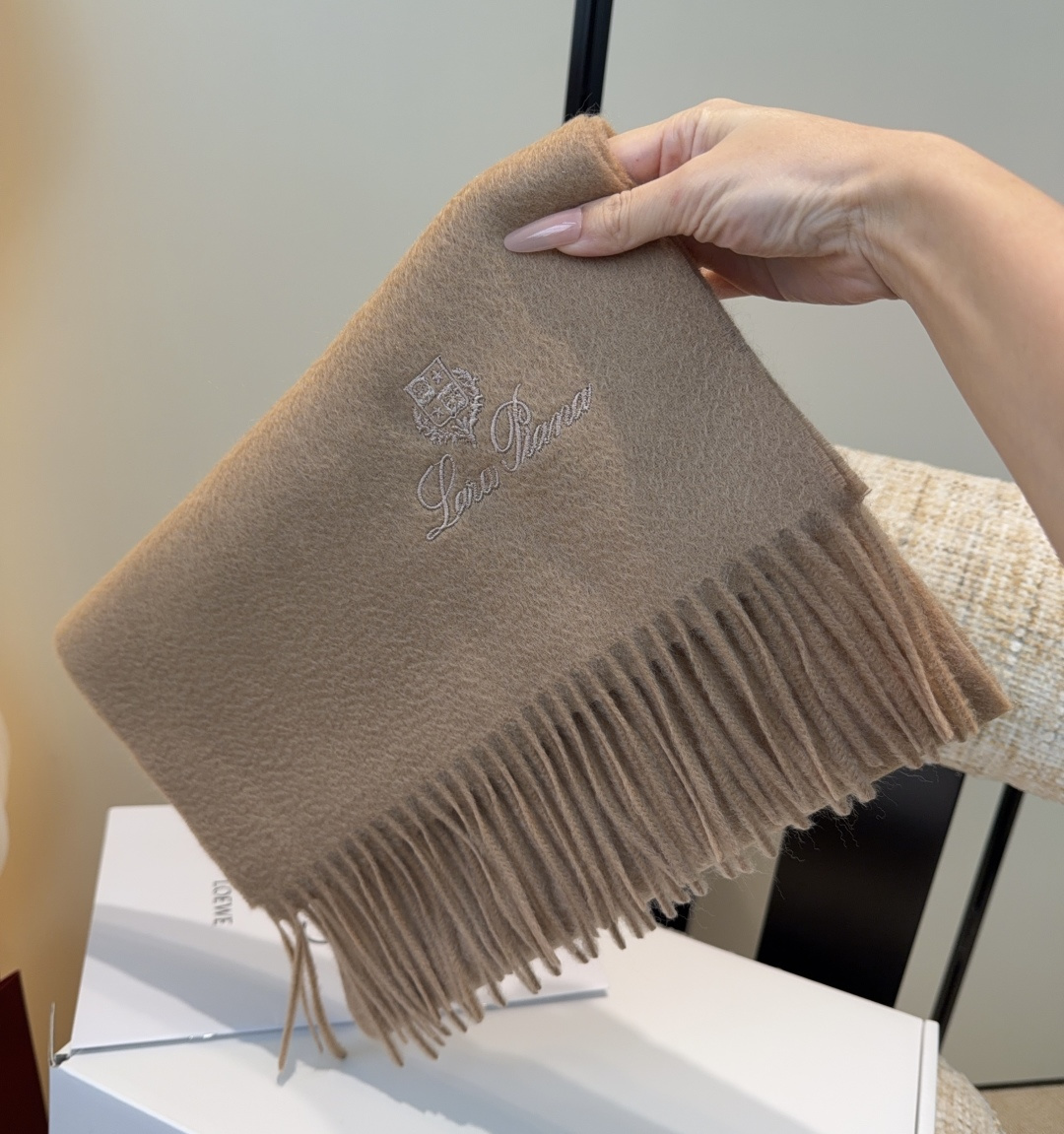 ✨✨【全羊绒款】Loro Piana · 诺悠翩雅送人自留都太高大上了😍重磅上新，爆款爆款，渠道极品硬货