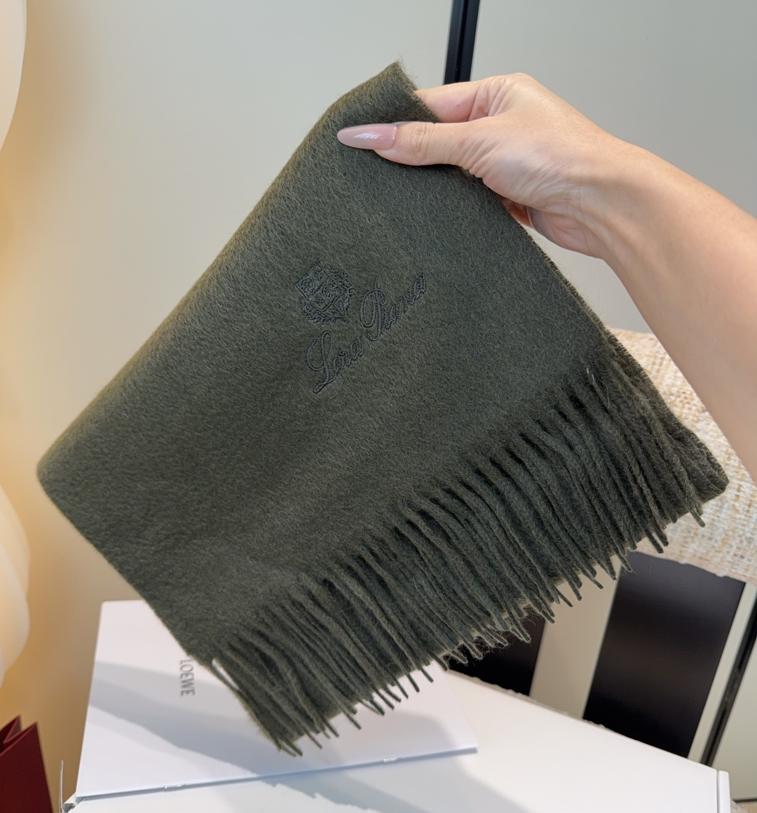 ✨✨【全羊绒款】Loro Piana · 诺悠翩雅送人自留都太高大上了😍重磅上新，爆款爆款，渠道极品硬货