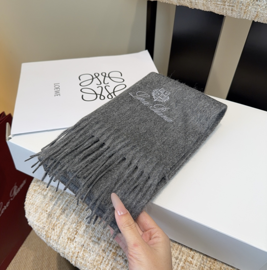 ✨✨【全羊绒款】Loro Piana · 诺悠翩雅送人自留都太高大上了😍重磅上新，爆款爆款，渠道极品硬货