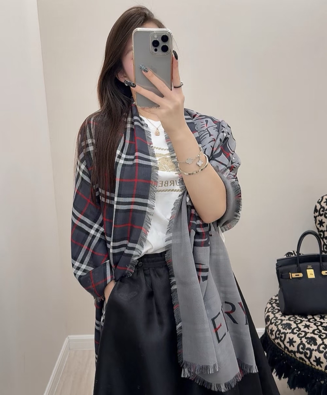 BBR最值得入手的薄款空调披肩金穗战马 .佩戴感觉真的很好，扎实的双面提花织造工艺高级感满满，