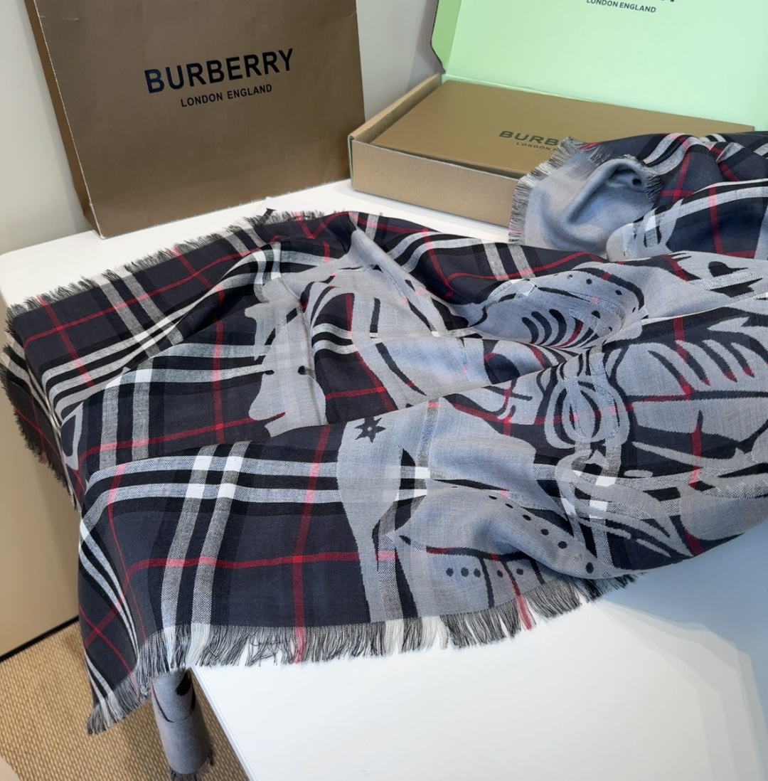 BBR最值得入手的薄款空调披肩金穗战马 .佩戴感觉真的很好，扎实的双面提花织造工艺高级感满满，