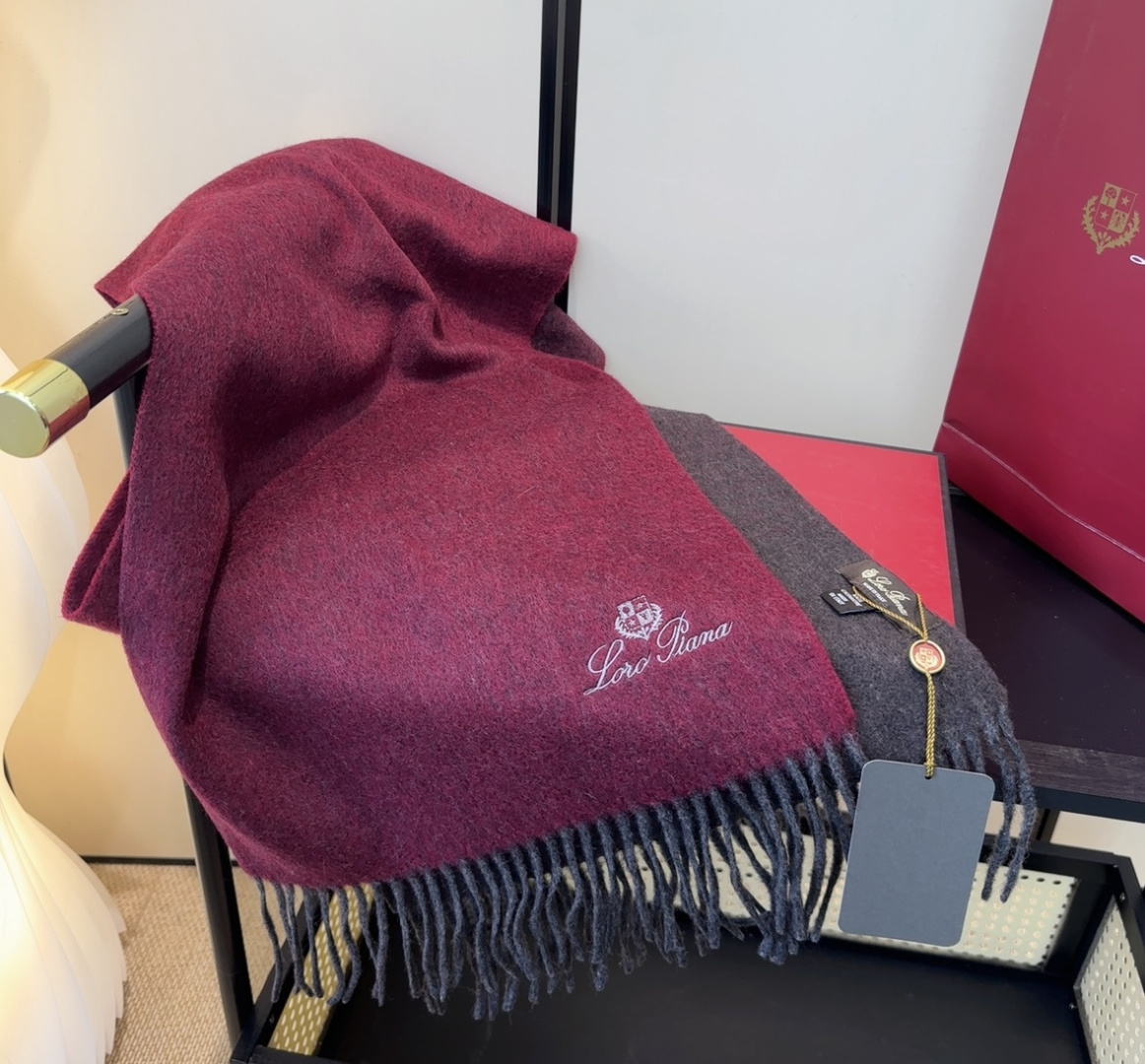 🆕Loro Piana · 【贸易公司尾单，极品山羊绒围巾披肩】送人自留都太高大上了😍重磅上新，爆款爆款