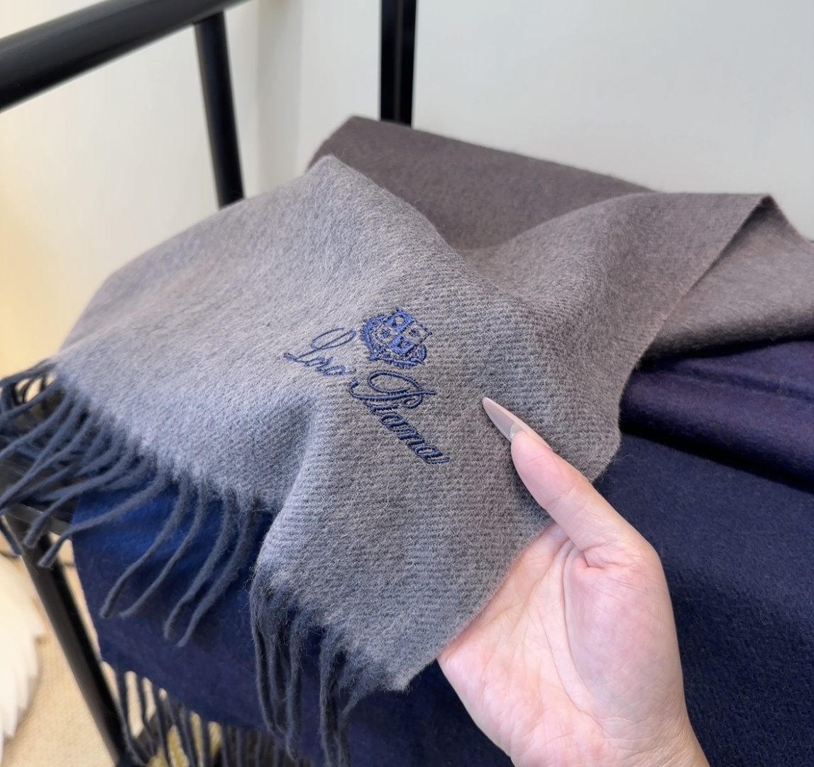 🆕Loro Piana · 【贸易公司尾单，极品山羊绒围巾披肩】送人自留都太高大上了😍重磅上新，爆款爆款