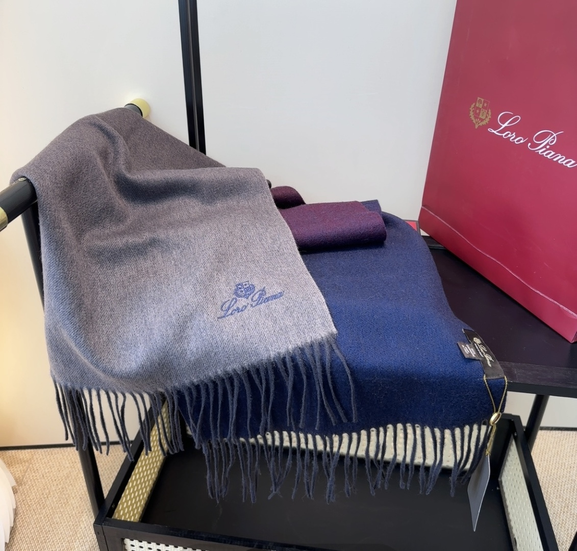 🆕Loro Piana · 【贸易公司尾单，极品山羊绒围巾披肩】送人自留都太高大上了😍重磅上新，爆款爆款