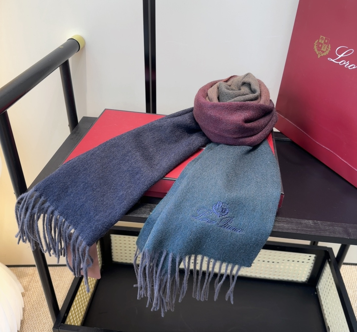 🆕Loro Piana · 【贸易公司尾单，极品山羊绒围巾披肩】送人自留都太高大上了😍重磅上新，爆款爆款