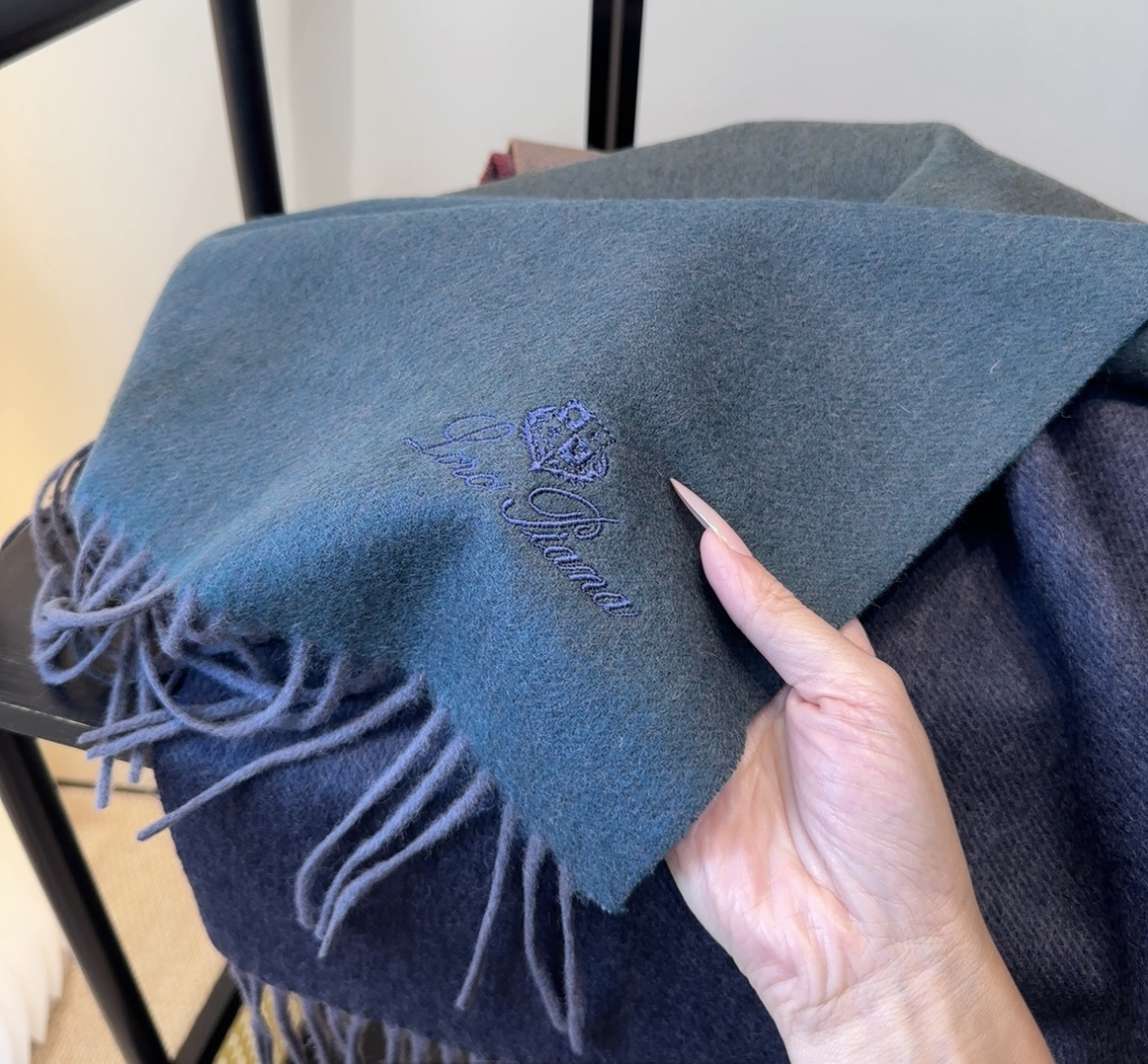 🆕Loro Piana · 【贸易公司尾单，极品山羊绒围巾披肩】送人自留都太高大上了😍重磅上新，爆款爆款