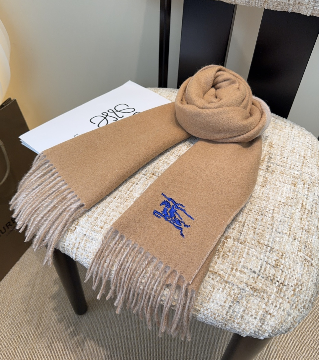 Burberry · 巴宝莉围巾❗️好看的要疯掉了，太有型太有魅力了❗️❗️非常斯文时尚的秋冬单品！真的