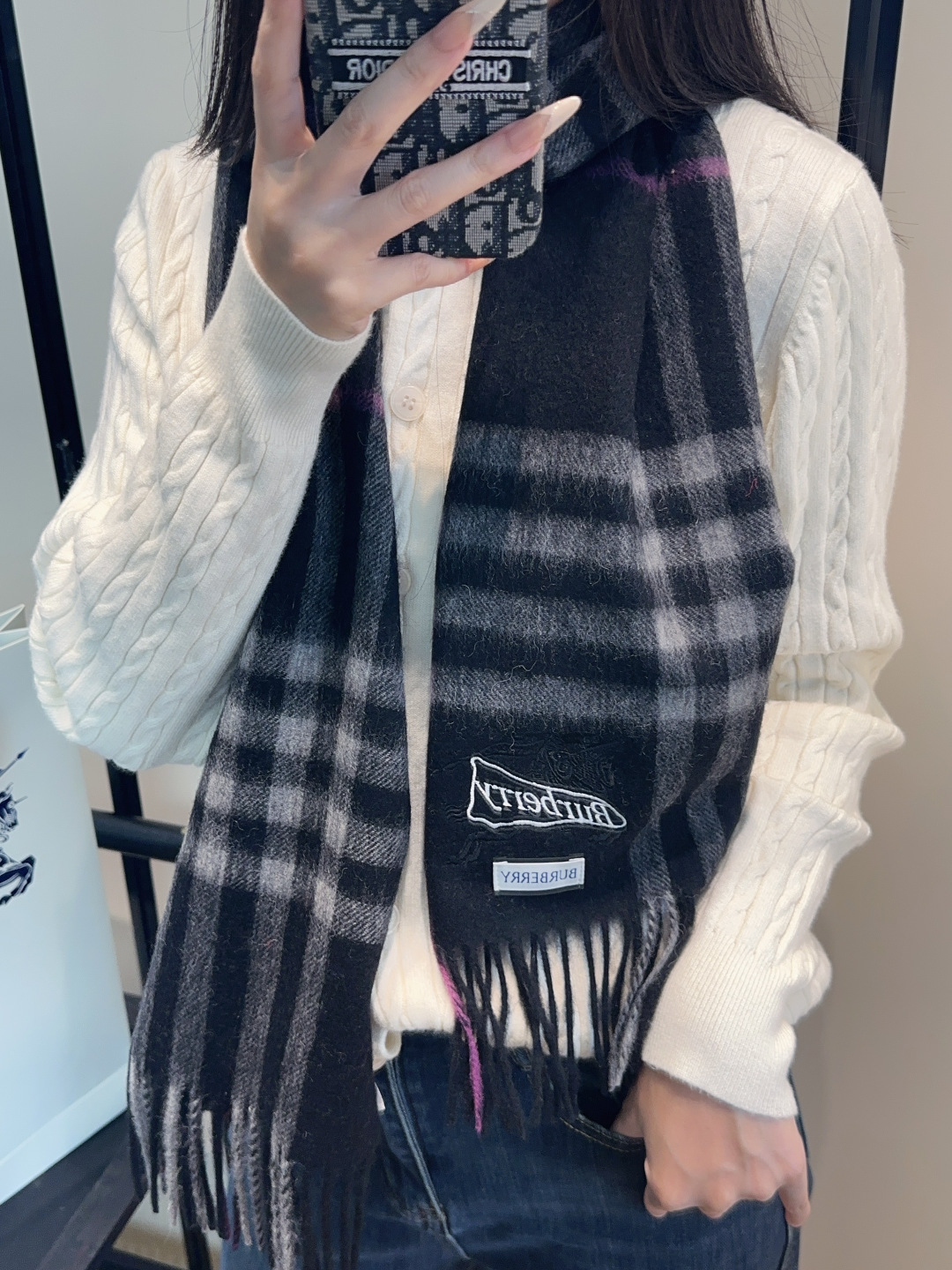 Burberry · 巴宝莉格子围巾❗️好看的要疯掉了，太有型太有魅力了❗️❗️非常斯文时尚的秋冬单品！