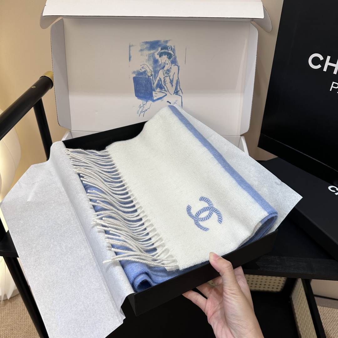 【▪Chanel · 香奈儿难得一见的温柔配色，超级迷恋❗️气质低调恬静又不失优雅❗️】重点推荐❗️高级