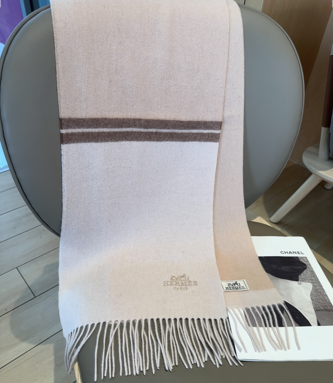 2025年Hermes · 爱马仕，难得一见的温柔配色，低调又不失优雅❗️】重点推荐❗️双边配色，一条围