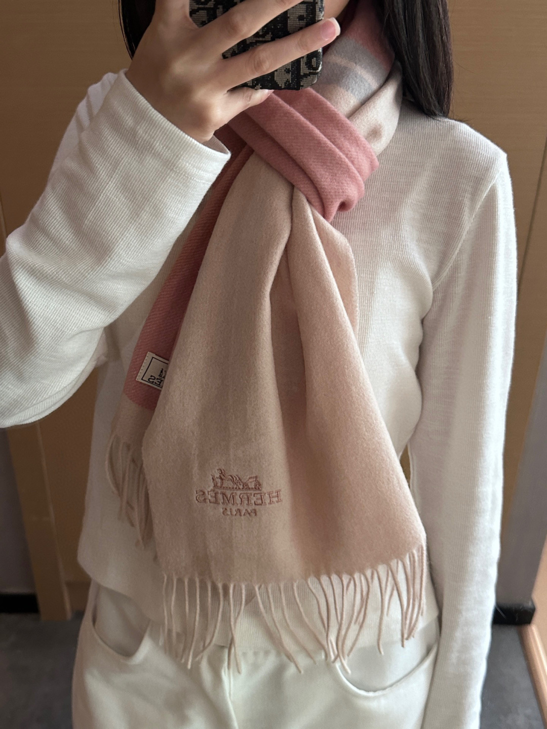 2025年Hermes · 爱马仕，难得一见的温柔配色，低调又不失优雅❗️】重点推荐❗️双边配色，一条围