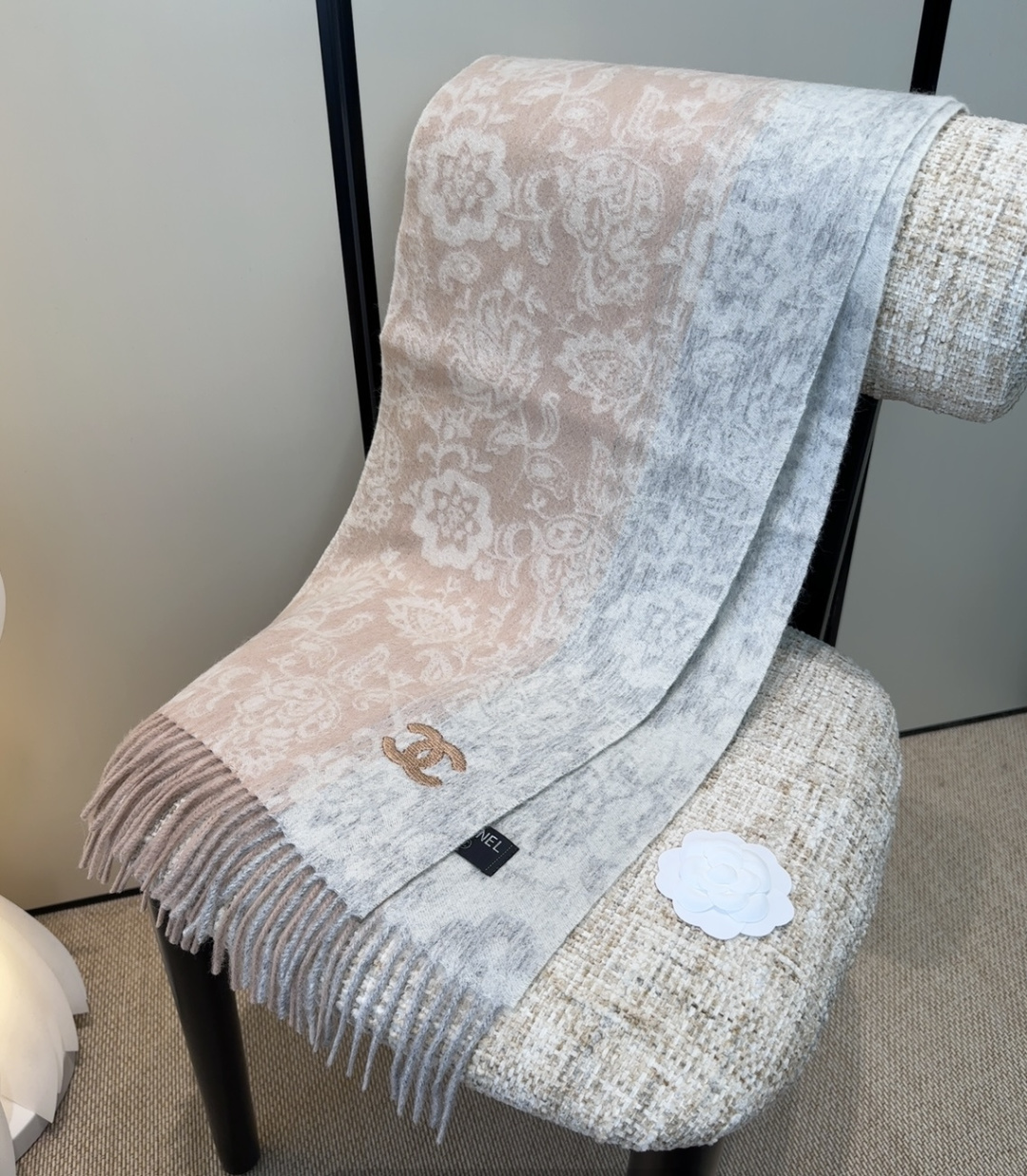 【▪Chanel · 香奈儿难得一见的温柔配色，超级迷恋❗️气质低调恬静又不失优雅❗️】重点推荐❗️高级